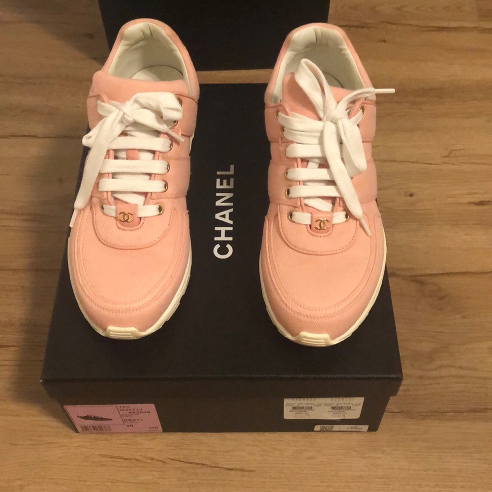 Chanel sneakers size 38